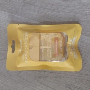 🆕Vanilla Cashmere Moisturizing Hand Sanitizer NIP